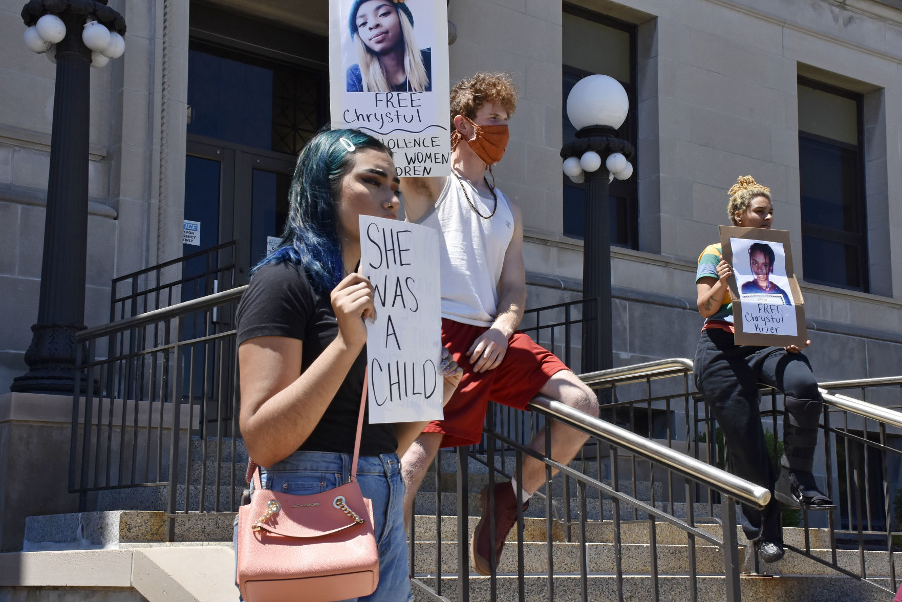 KIZER PROTEST